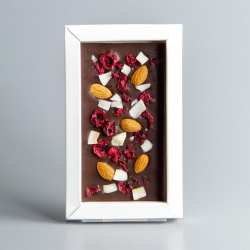 Тёмный шоколад с вишней, миндалем и кокосом, новогодняя коробочка #11