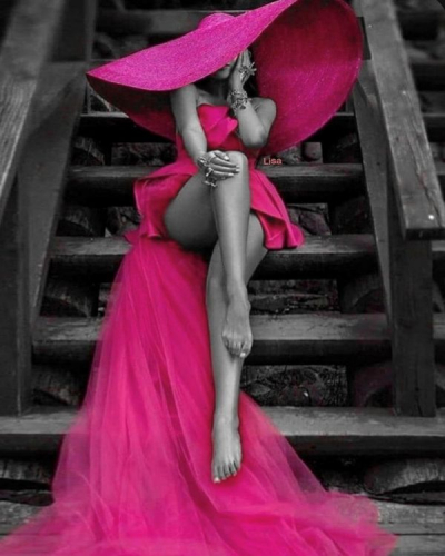 Женщина в розовом