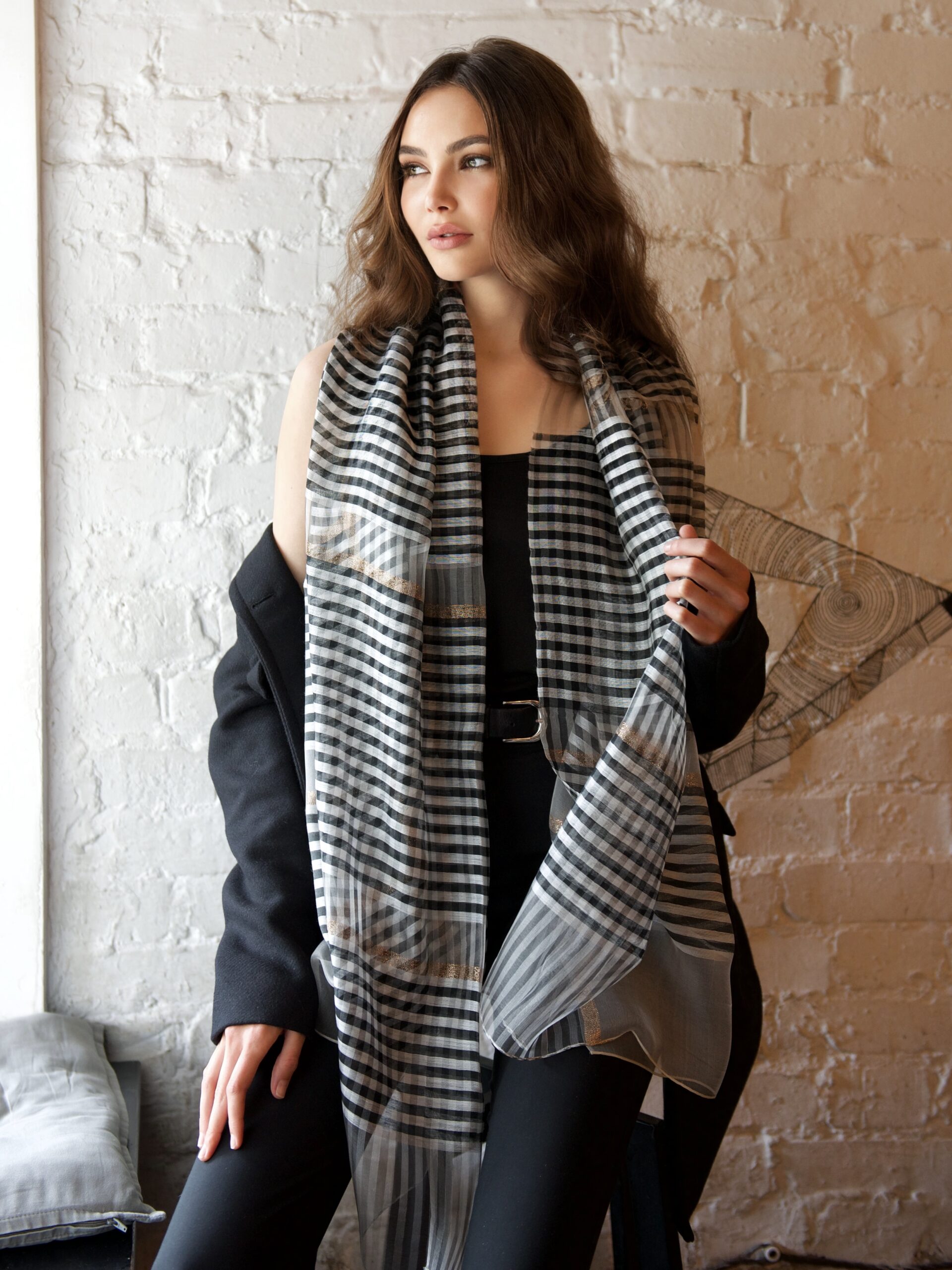 Палантин “Изысканный колорит“ (черный) LEC-11