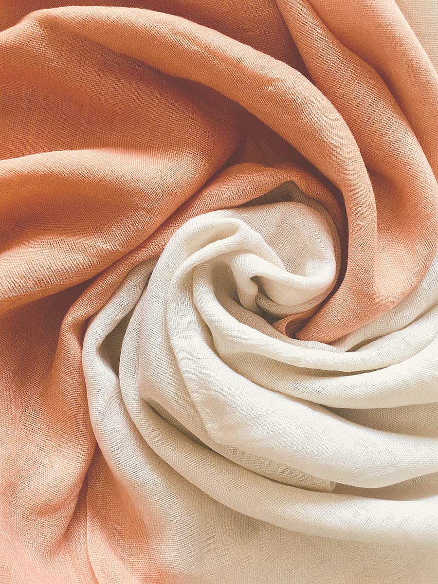 Палантин средний «Легкий градиент» (персиковый) GDJ01-4