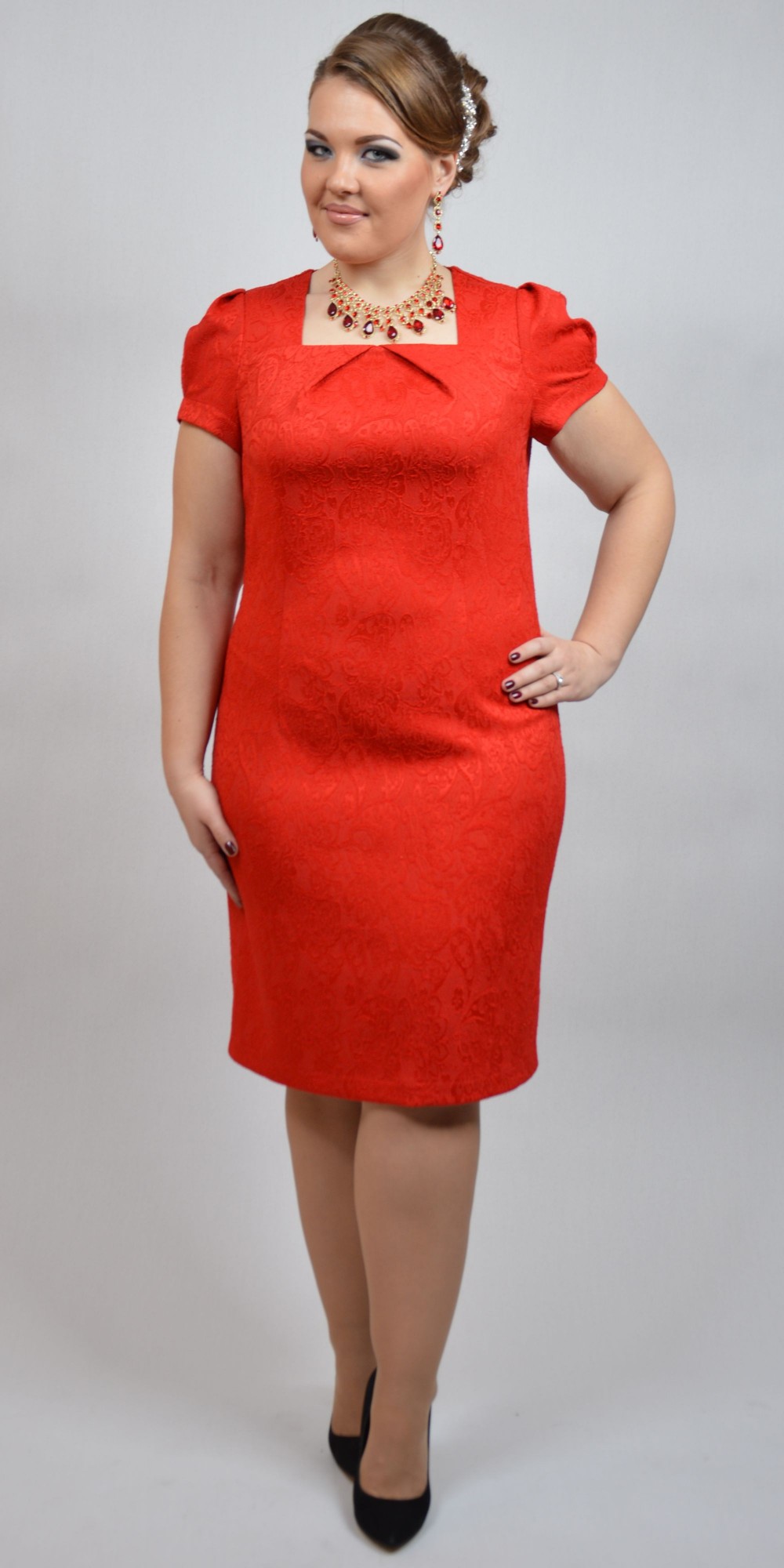 Красное нарядное платье 52 размера