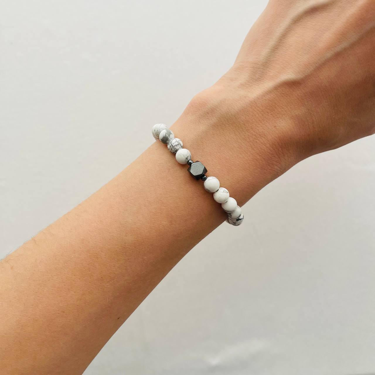 Радуга Самоцветов Браслет из Говлита с Гематитом