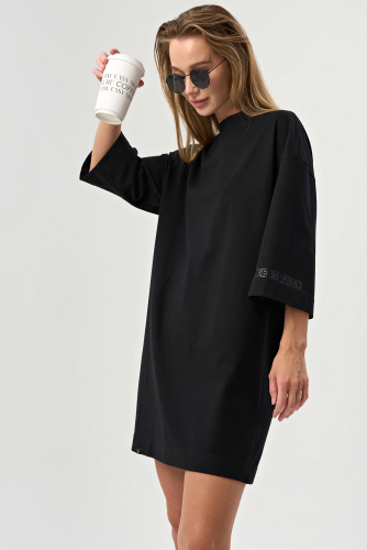 Платье-футболка с принтом на руке черный
