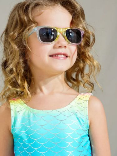 191 р.  425 р.  Солнцезащитные очки с поляризацией для детей