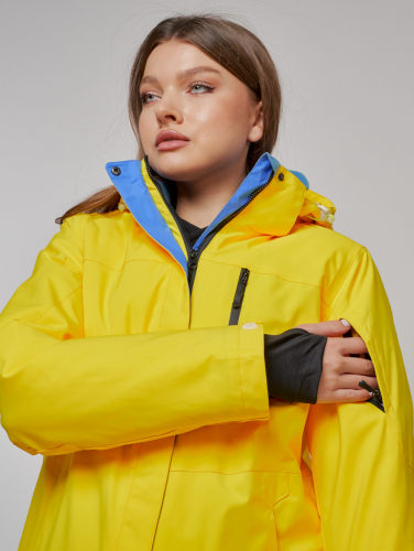 Горнолыжная куртка женская зимняя желтого цвета 05J