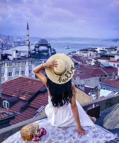 GS 1639 Девушка на крыше. Стамбул