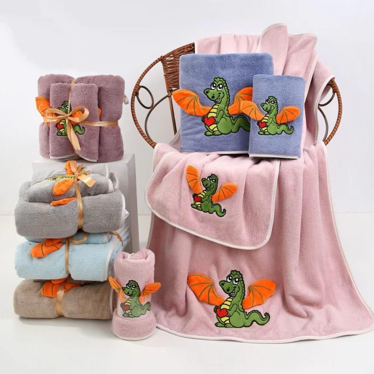 Набор полотенец микрофибра 618 ДРАКОШКА С КРЫЛЫШКАМИ 2 пр р-р 70х140 и 35х75 - серый