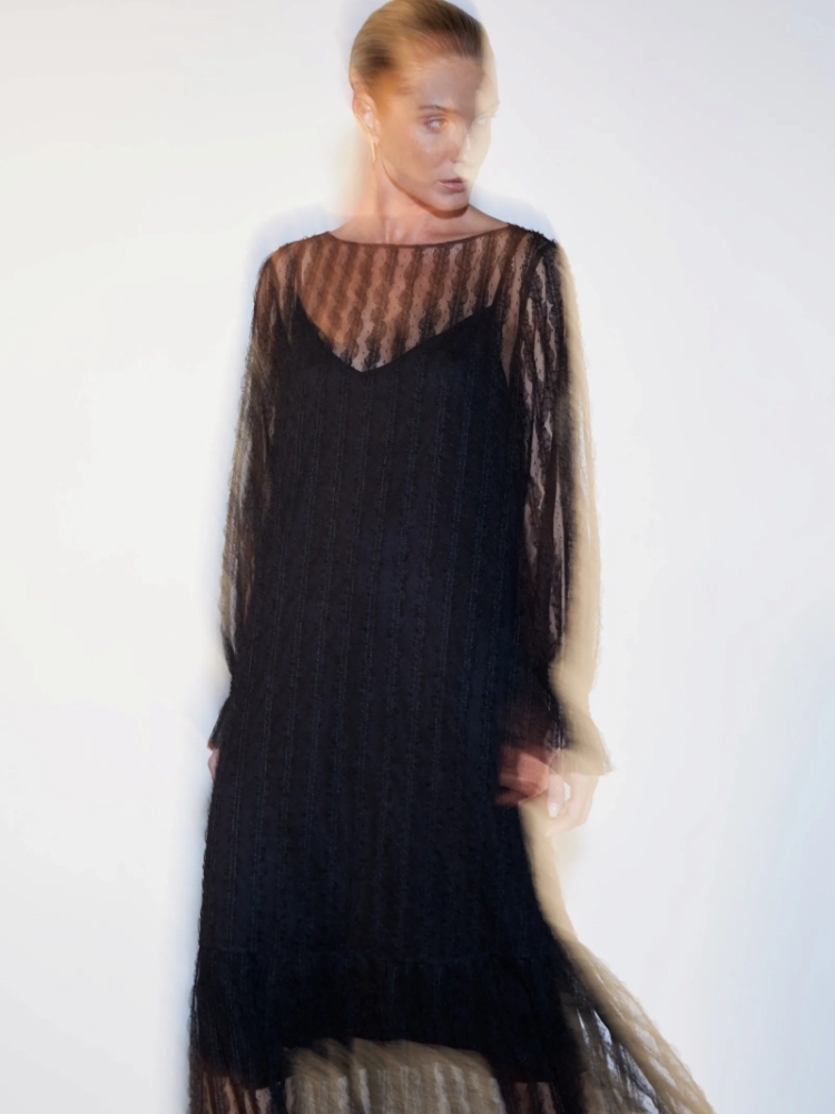 Платье миди из кружева ,
100% полиэстер ,