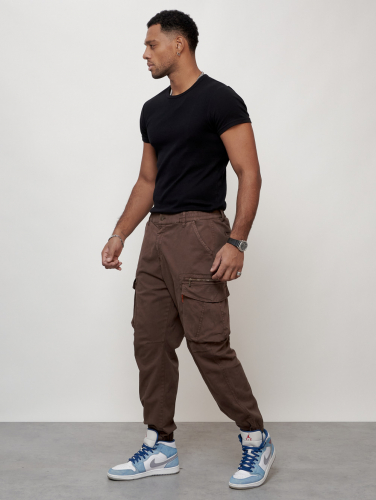 Джинсы карго мужские с накладными карманами коричневого цвета 2425K