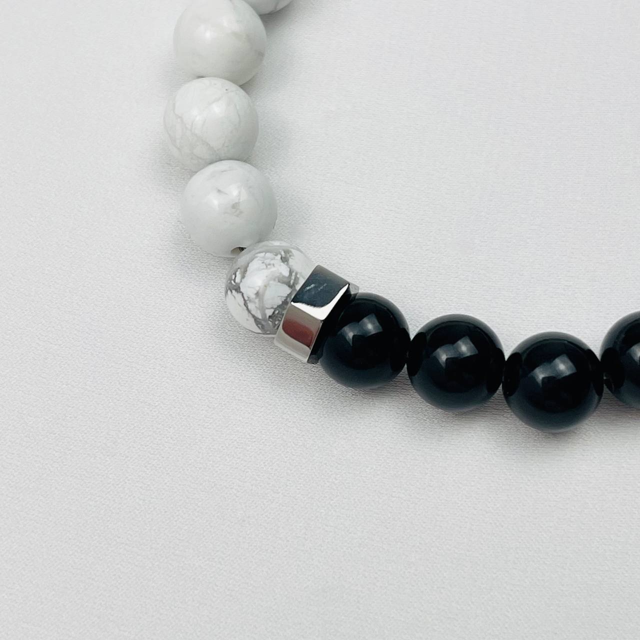 Радуга Самоцветов Браслет мужской из Говлита и черного Обсидиана