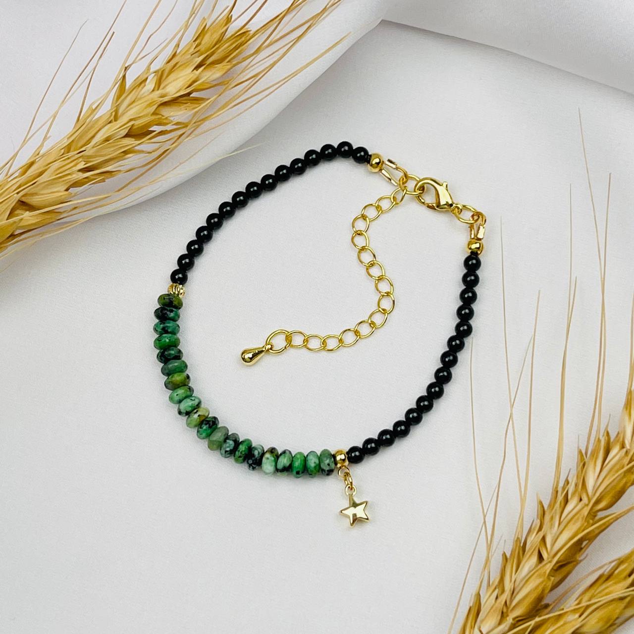 Радуга Самоцветов Браслет из черного Агата и Хризоколлы с подвеской