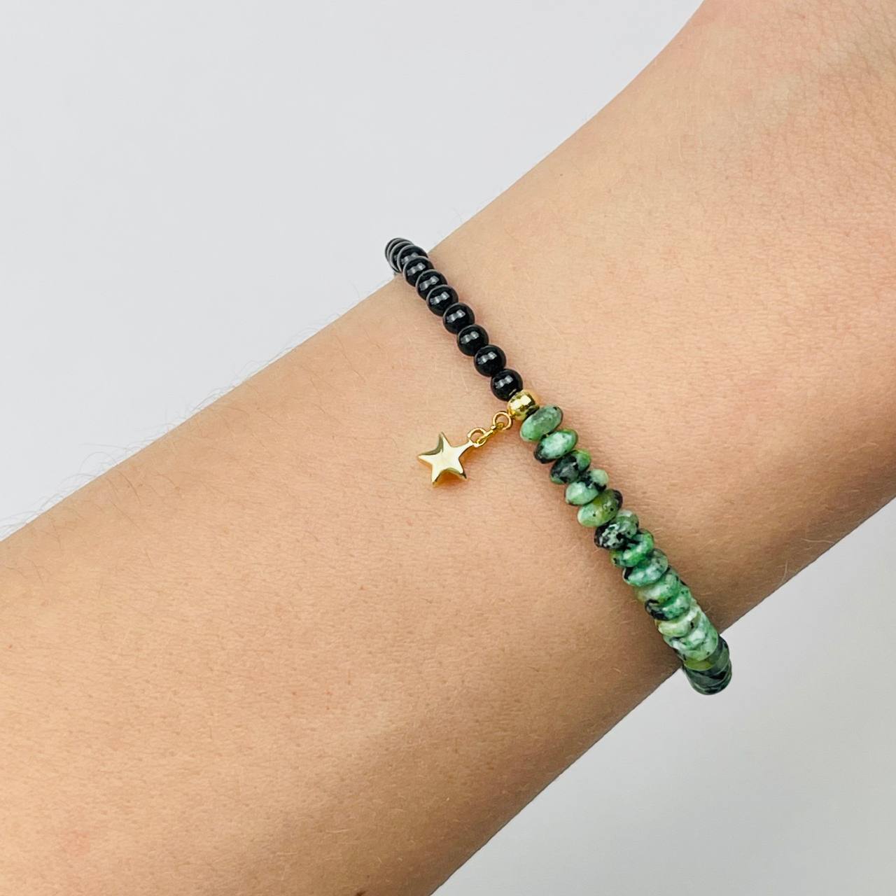 Радуга Самоцветов Браслет из черного Агата и Хризоколлы с подвеской