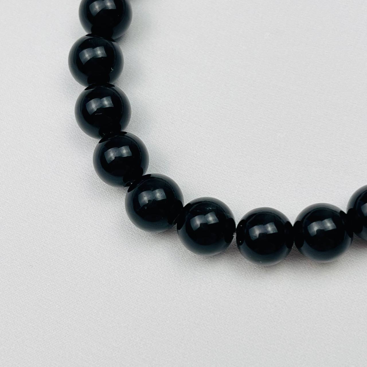 Радуга Самоцветов Браслет мужской из Говлита и черного Обсидиана