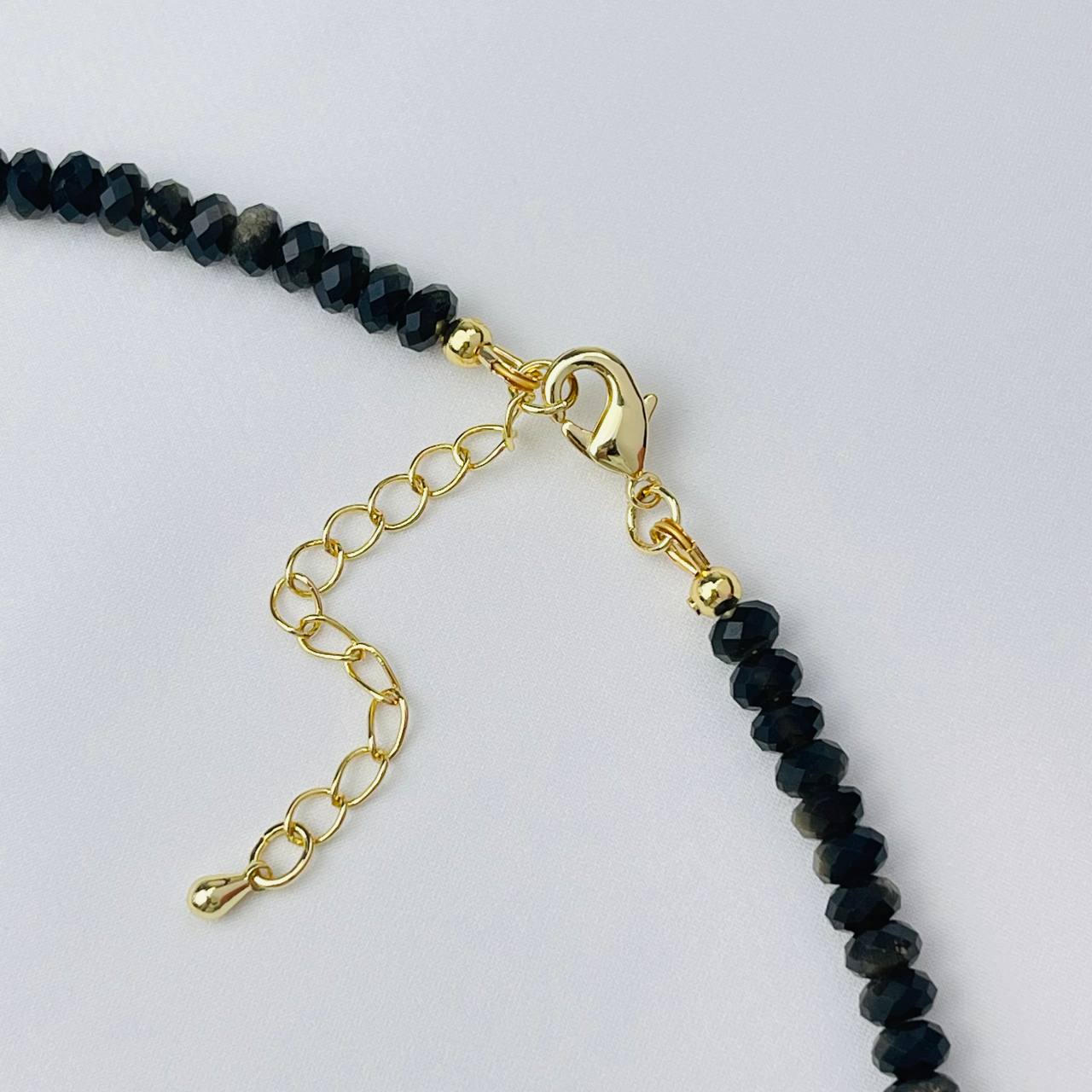 Радуга Самоцветов Колье из золотистого Обсидиана и Жемчуга с кулоном из Опала