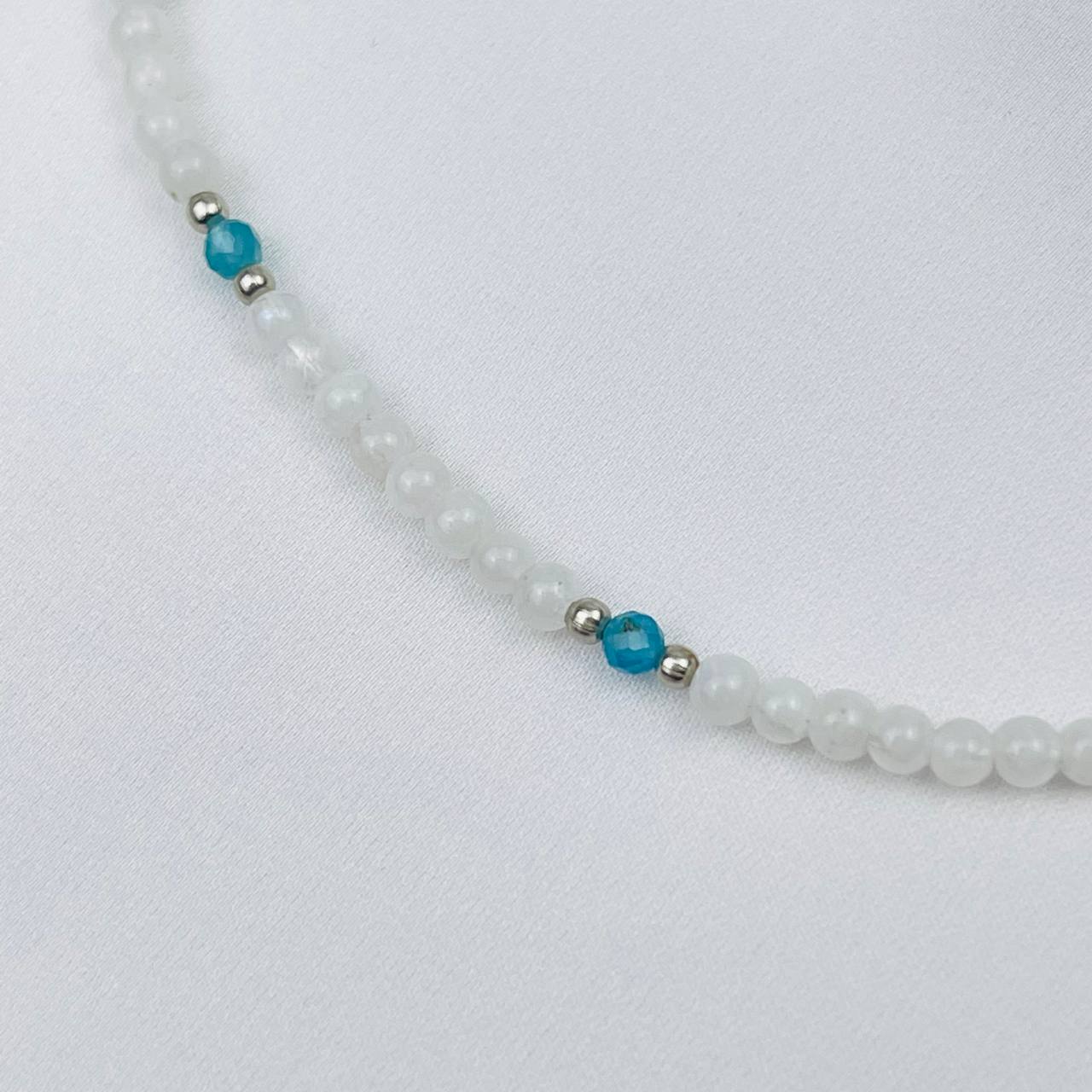 Радуга Самоцветов Колье из Лунного камня и Апатита с кулоном из Ларимара