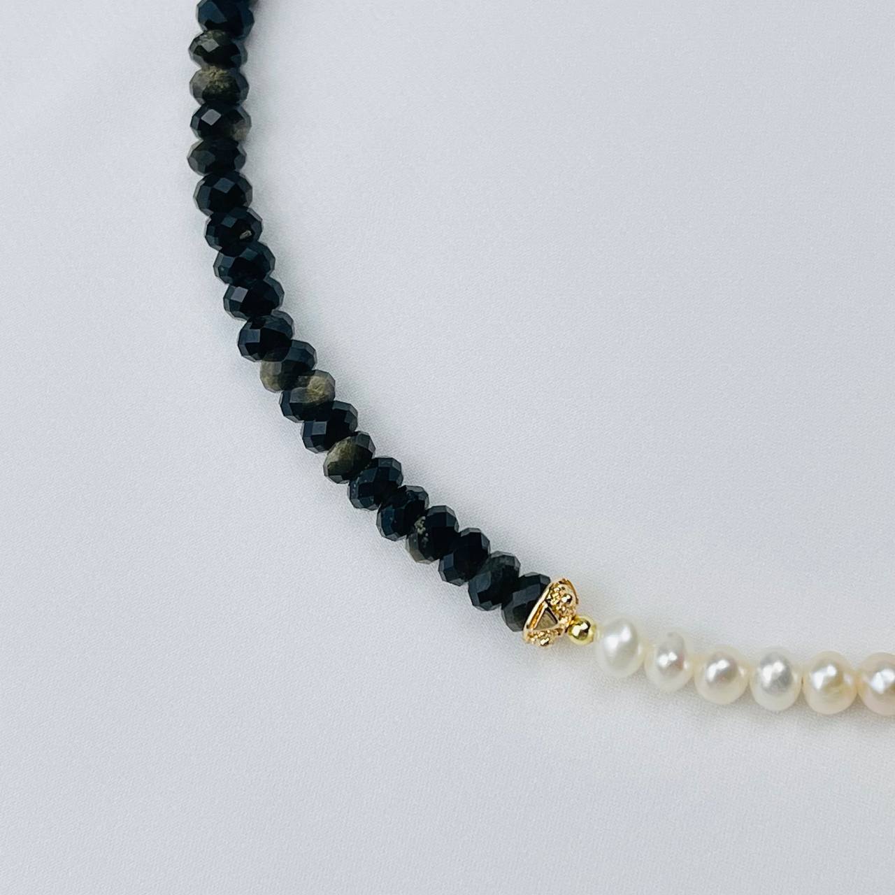 Радуга Самоцветов Колье из золотистого Обсидиана и Жемчуга с кулоном из Опала