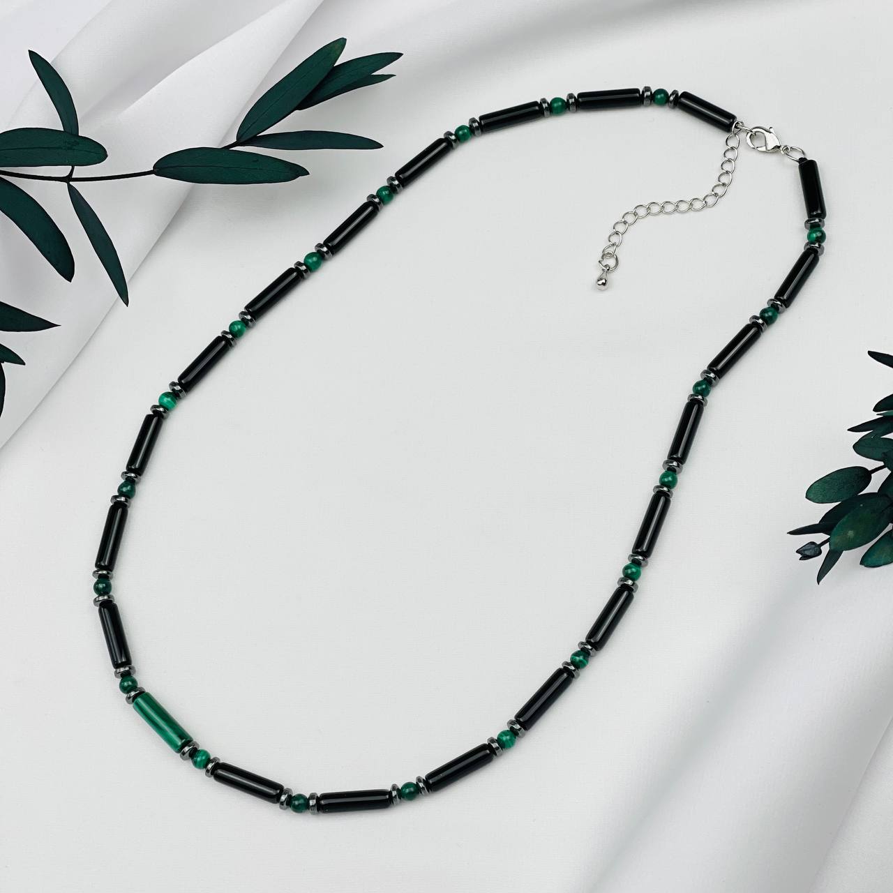 Радуга Самоцветов Бусы мужские из Агата и Малахита