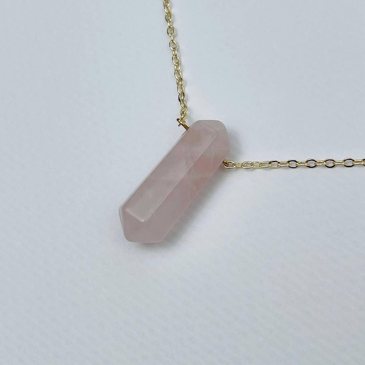 Радуга Самоцветов Кулон из Розового кварца на цепочке