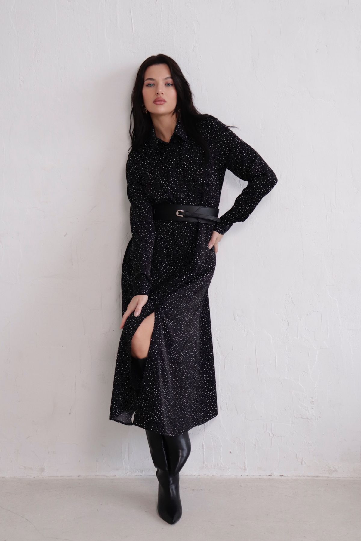 11352 Платье-рубашка удлинённое чёрное в горошек (остаток: 42-44)