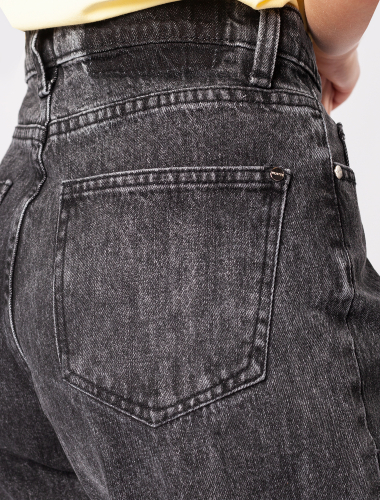 Ст.цена 2290р Хлопковые джинсы mom-fit с трендовой стиркой D54.255 серый