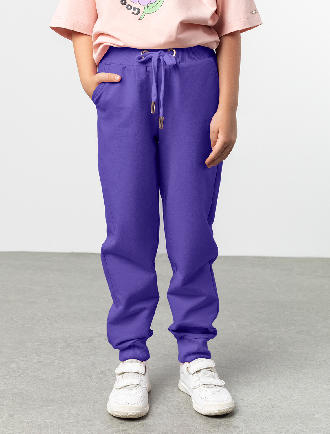 Ст.цена 1490р Брюки из премиального футера с золотистой фурнитурой F44.060 лаванда