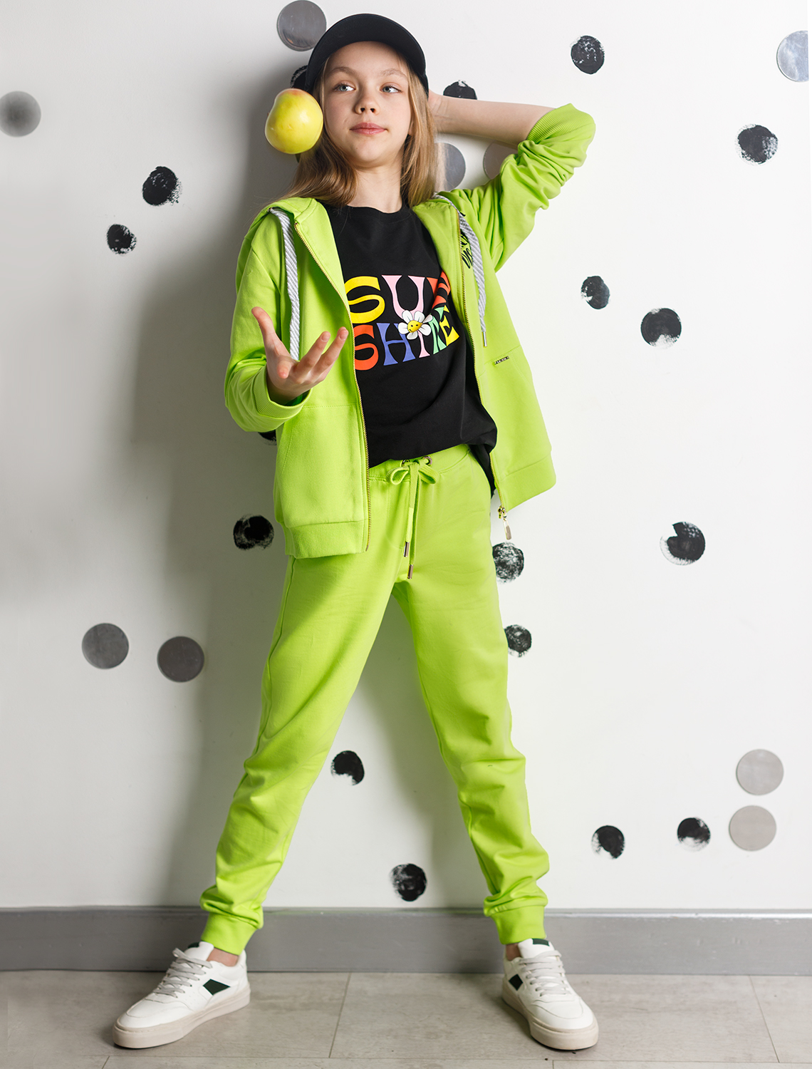 Ст.цена 1490р Брюки из премиального футера с золотистой фурнитурой F44.060 неон