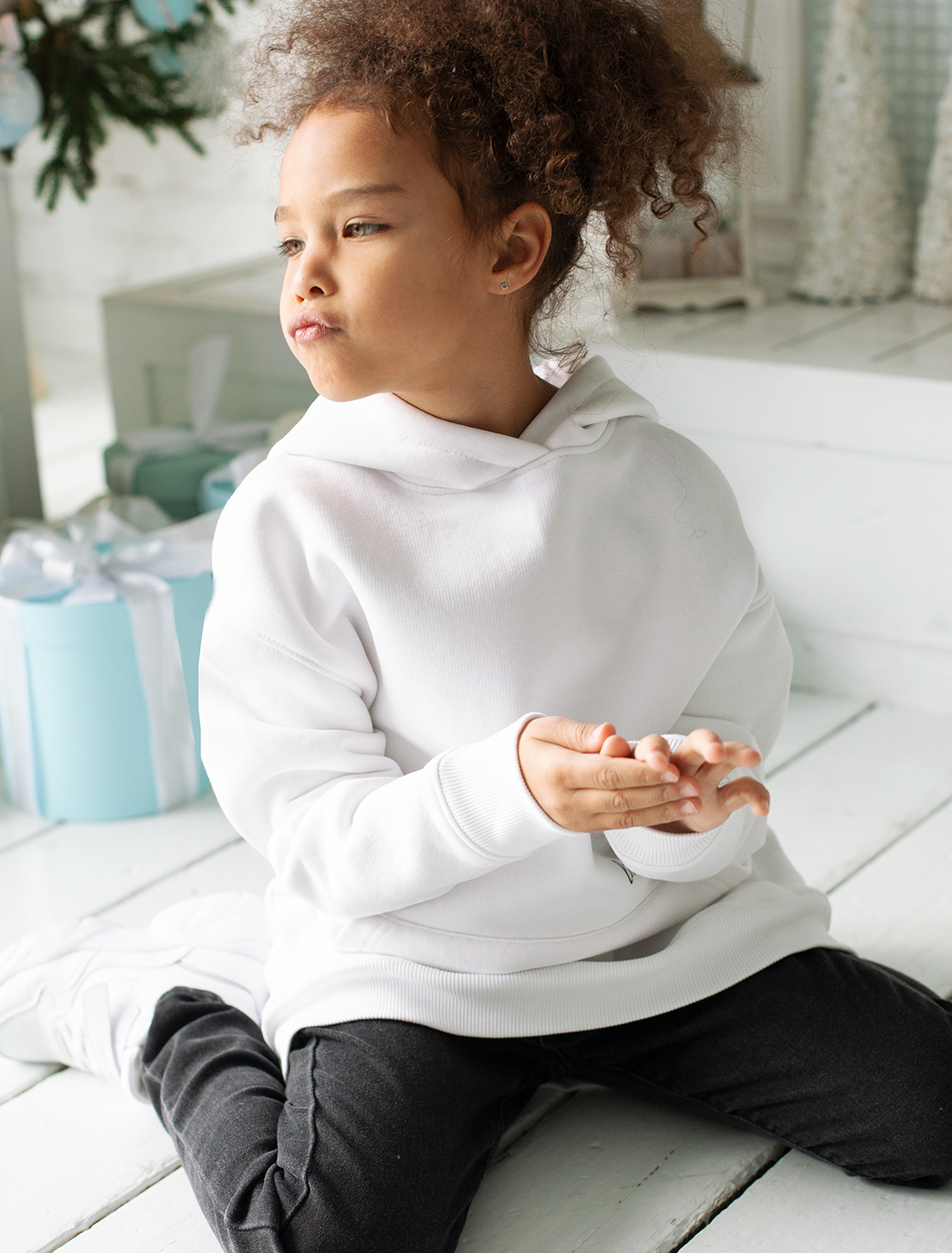 Ст.цена 2090р Худи из теплого футера-трехнитки с фотопринтом F49.429 молочный