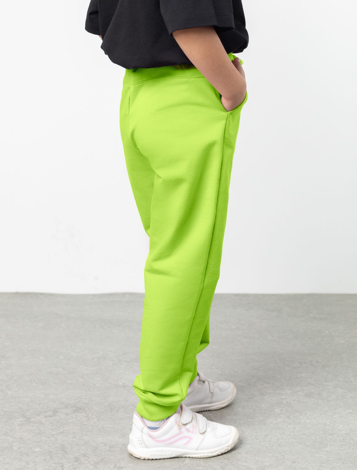 Ст.цена 1490р Брюки из премиального футера с золотистой фурнитурой F44.060 неон