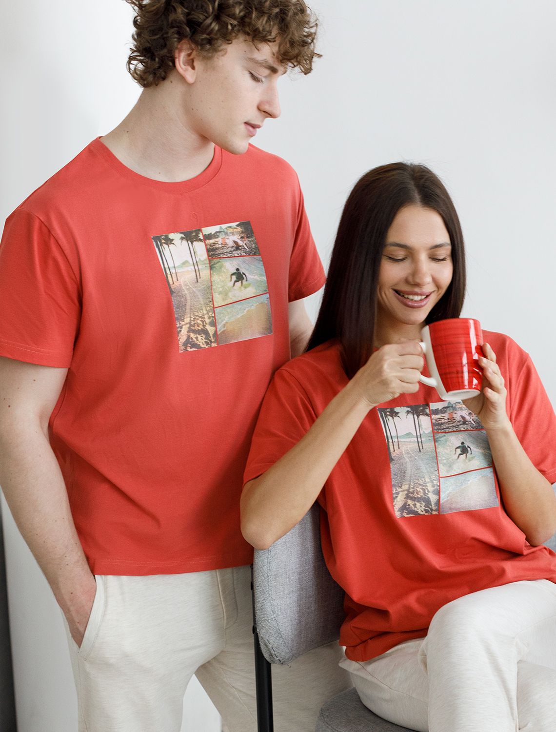 Ст.цена 1090р Футболка мужская коралловая с принтом U49.004 коралловый_surf_collage