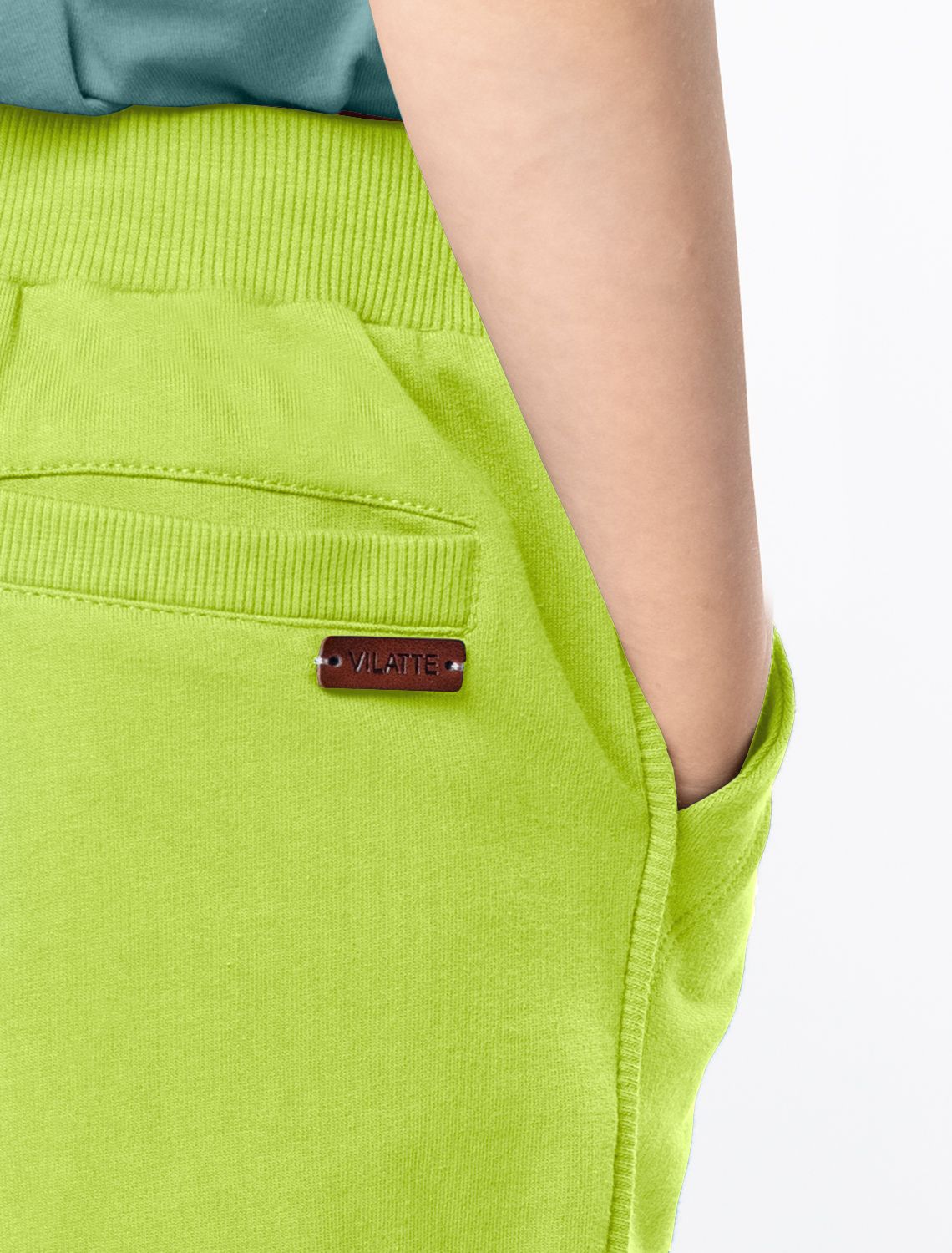 Ст.цена 1290р Шорты из облегченного футера M48.015 неон