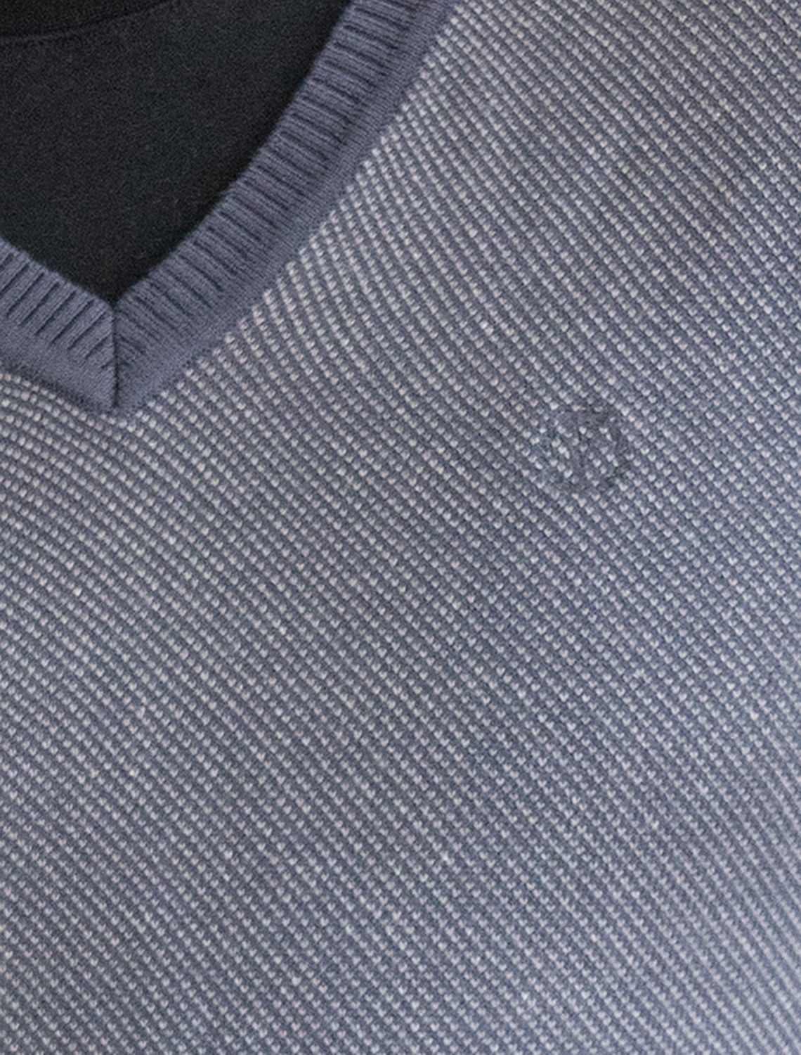 Ст.цена 1790р Джемпер фактурной вязки U39.006 серый