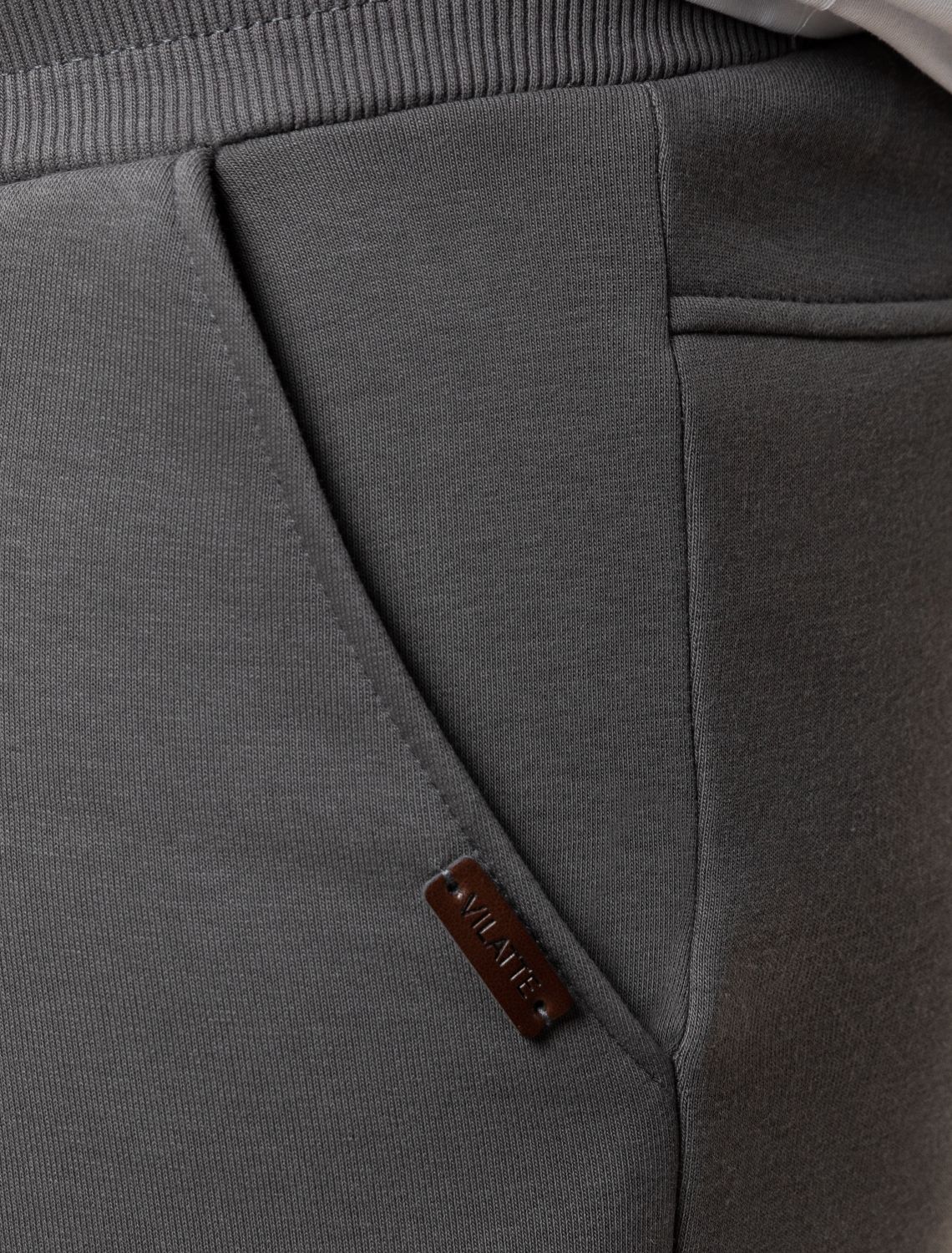 Ст.цена 2590р Теплые брюки из футера-трехнитки с начесом U44.002 серый