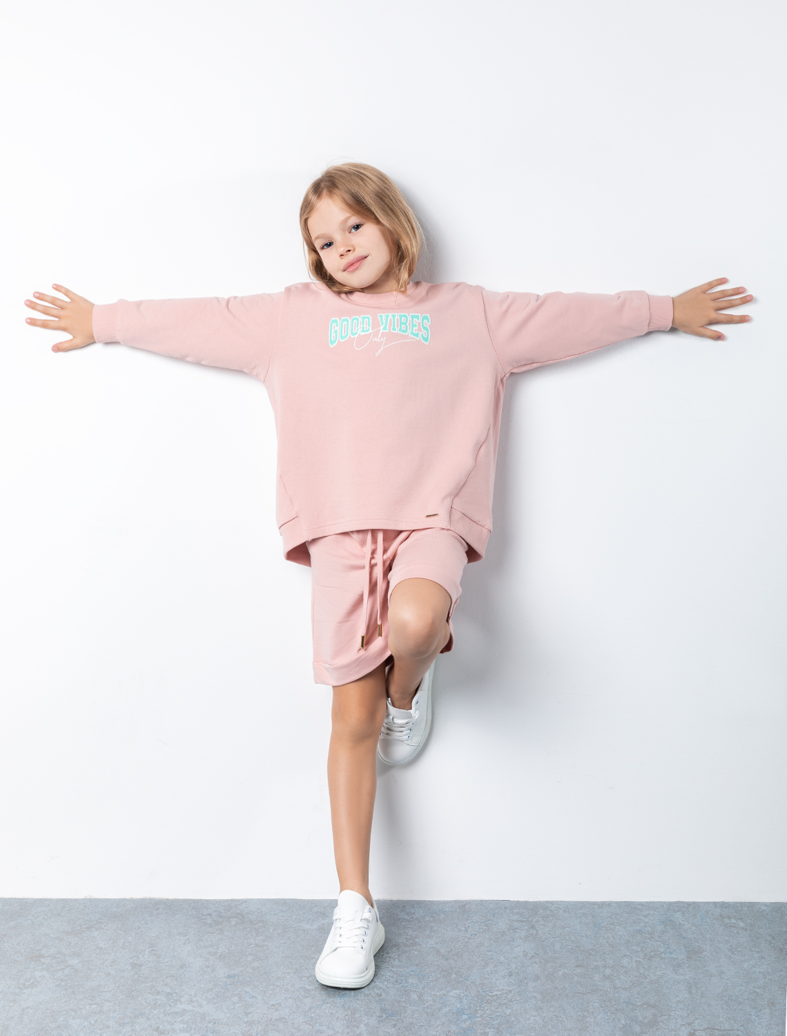 Ст.цена 1090р Свитшот из премиального футера с принтом F49.406 пудровый