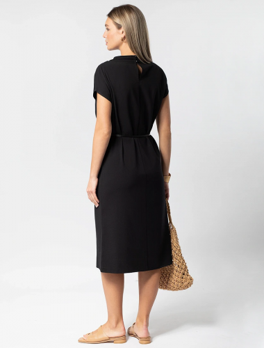 Платье из эластичного крепа с ремешком в подарок D22.525 черный