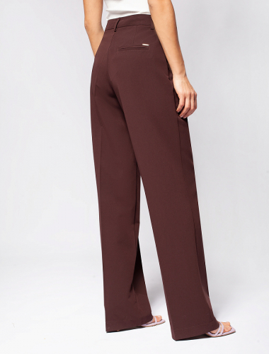 Прямые брюки из эластичной поливискозы D24.524 коричневый