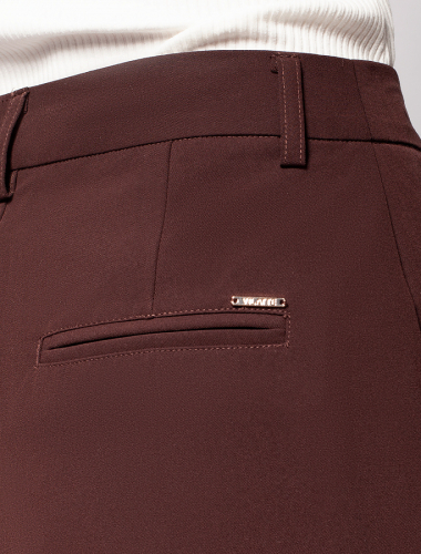 Прямые брюки из эластичной поливискозы D24.524 коричневый