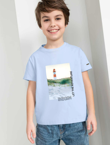 Футболка для мальчика с авторским принтом M49.388 голубой_маяк