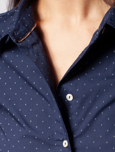 Блузка прямого силуэта из ткани с принтом D29.228 т.синий-белый