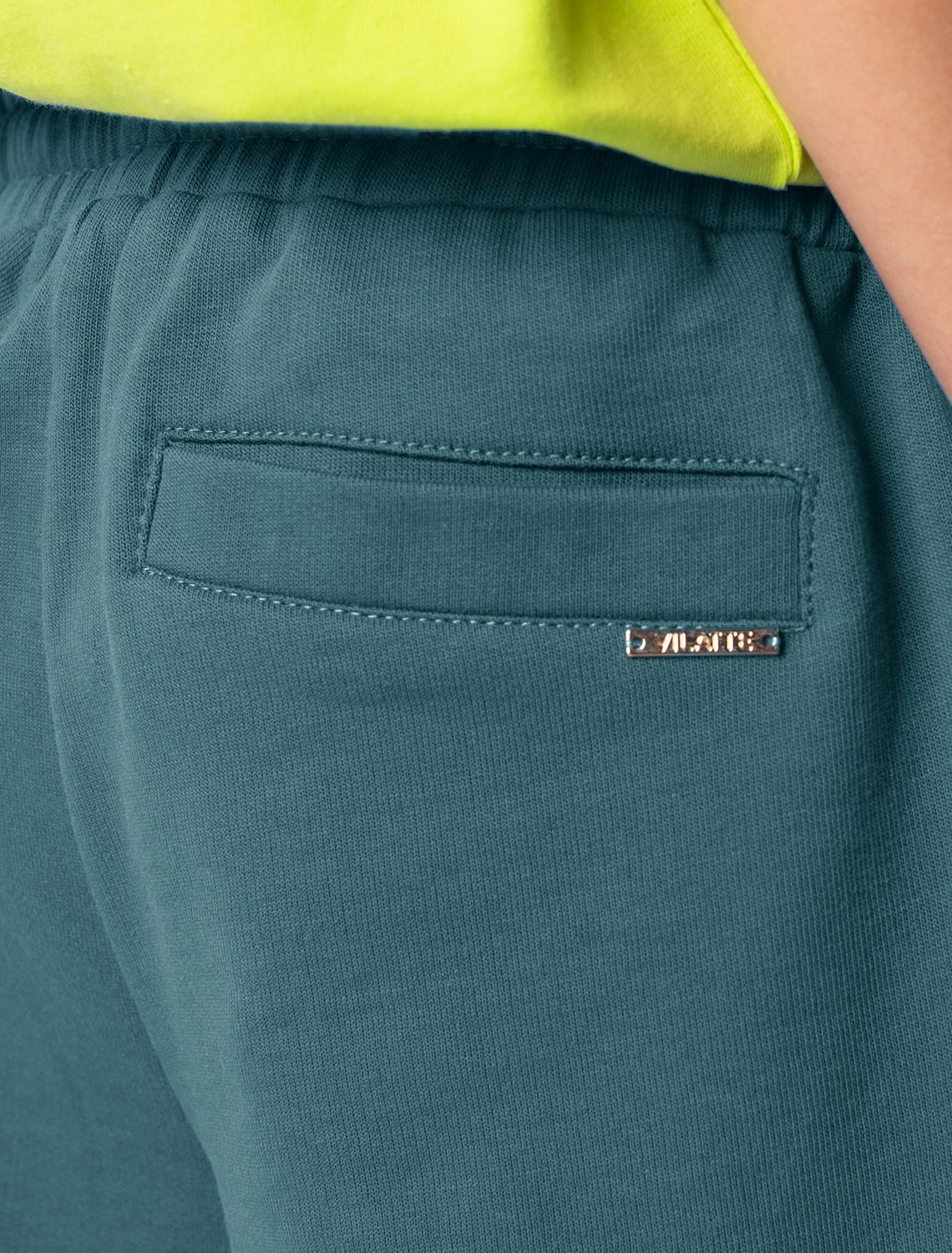 Ст.цена 1290р Шорты из облегченного футера F48.018 полынь