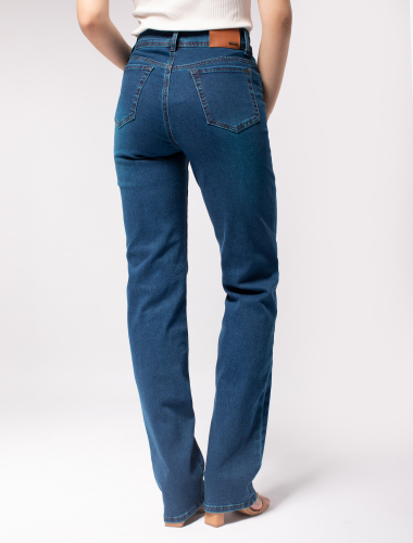 Ст.цена 2690р Удлиненные прямые джинсы из эластичного денима D54.281 синий