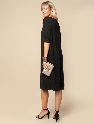 Ст.цена 2990р Платье из вискозы фактурной вязки с мягким люрексом D32.100 черный