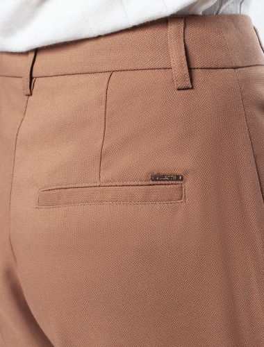 Прямые брюки из эластичной поливискозы с фактурой D24.508 карамель