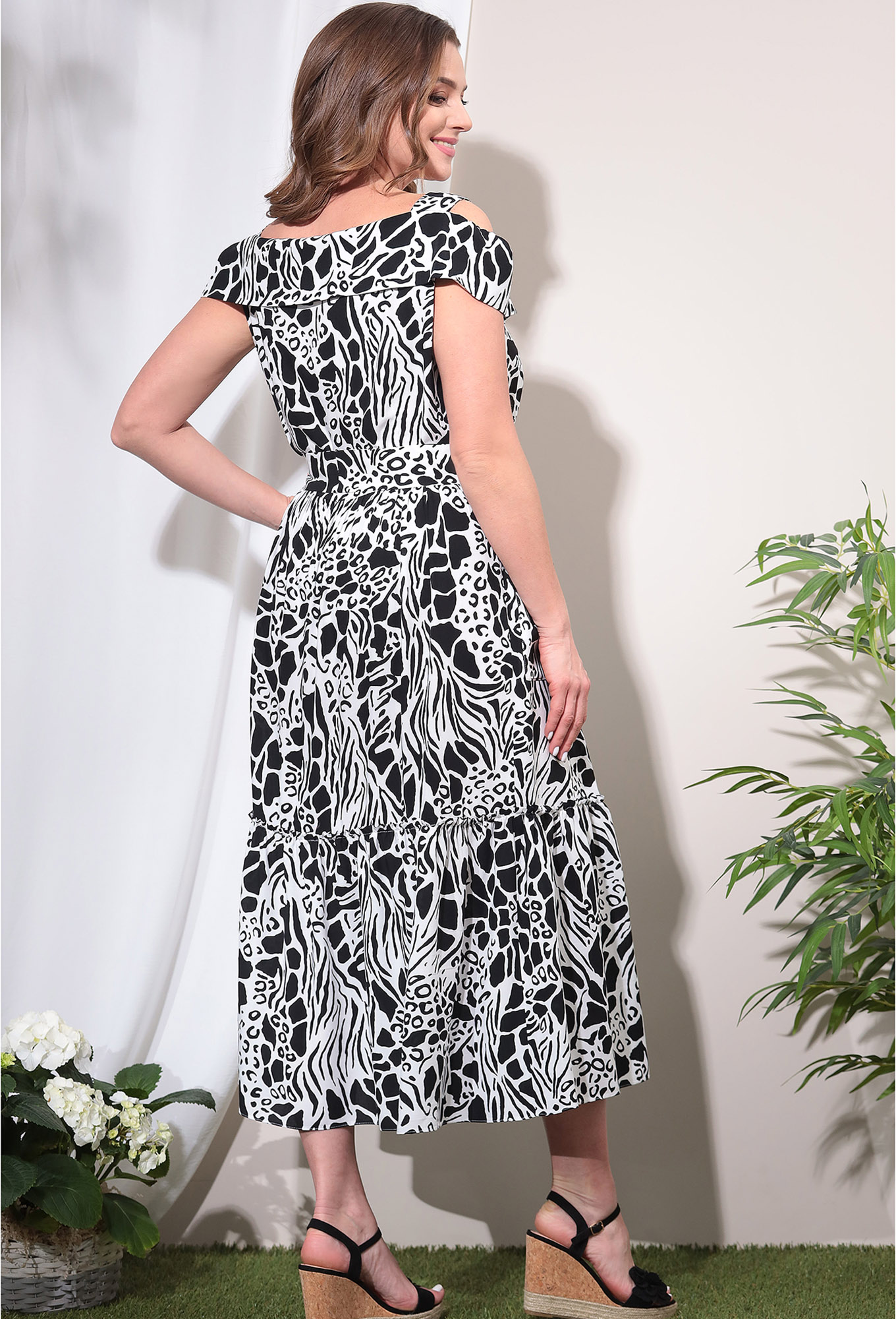 ст. цена2199руб.! Платье Lenata 11115 черно-белый