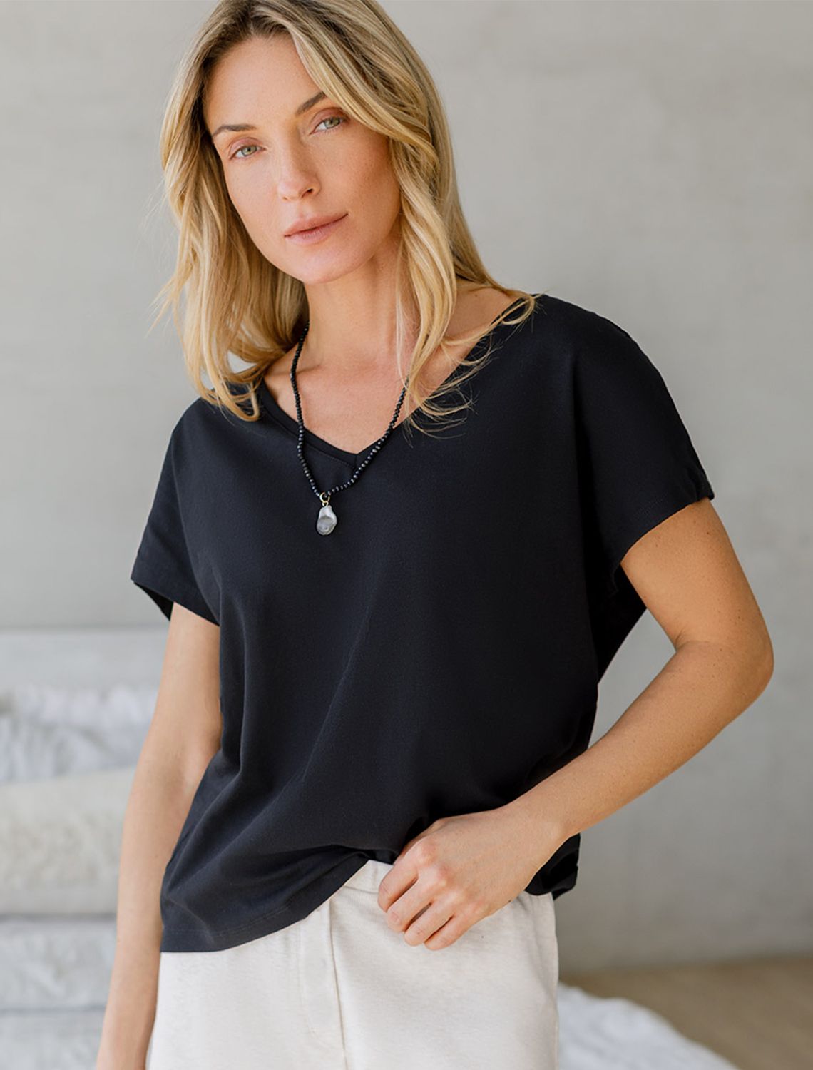 Футболка с цельнокроеным рукавом из премиального хлопка D49.921 черный