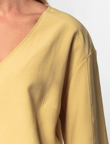 Свободная блузка из плотного лиоцелла D29.240 св. медовый