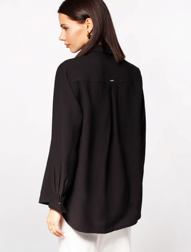 Свободная блузка из плотного лиоцелла с манжетами на запонках D29.231 черный
