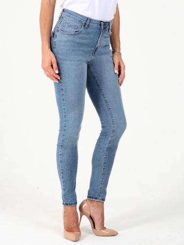 Женские джинсы арт. 19731 стирка средняя