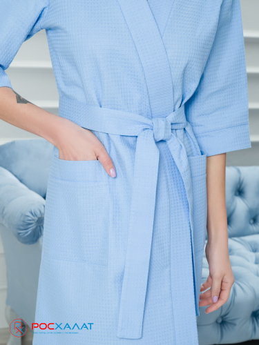 Женский укороченный вафельный халат с планкой голубой В-01 (2)