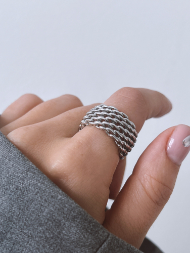 Серебряное объемное кольцо «Зацепила»