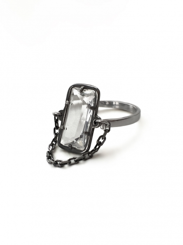 Серебряное кольцо «Лед» с горным хрусталем еще крупнее